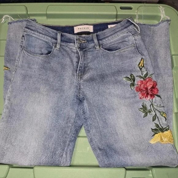 PacSun Denim - PacSun Super Stretch Ankle Jegging Cutoff Hem Floral Embroidered Jeans Size 24